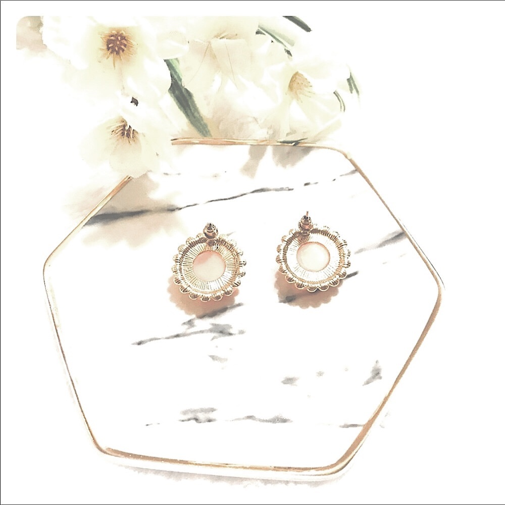 Lovely Peach Acrylic Rose w/💎Studs Halo Earrings - Picture 12 of 16